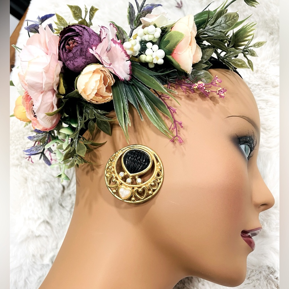 Eye Catching Runway Vintage Gorgeous Earrings